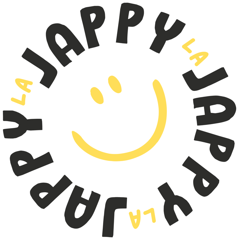 Logo circular de LA JAPPY con carita feliz